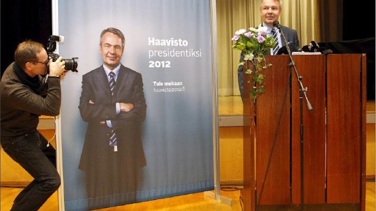 Pekka Haavisto aloitti maanantaina toisen kierroksen kampanjan selvältä takamatkalta Sauli Niinistöön nähden. JAANA KANKAANPÄÄ