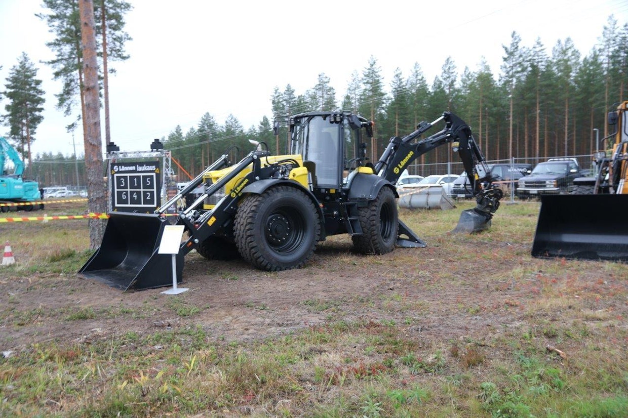 Lännen Tractors yllätti esittelemällä kaivurikuormainten M-sarjan. Tarkempi esittely on luettavissa Koneviestin numerosta 13, joka ilmestyy 17.9.