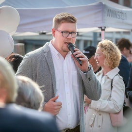 SDP:n eduskuntaryhmän puheenjohtaja Antti Lindtman Vaasan torilla yleisötilaisuudessa 23. elokuuta.