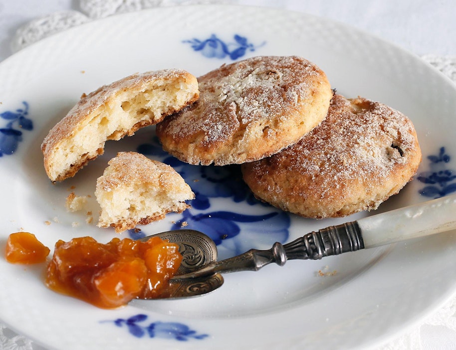 Kaurateeleivät ovat parhaimmillaan lämpiminä.