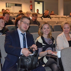 MTK-Lapin kevätkokous sai rautaisannoksen ajankohtaistietoa Eerikki Viljaselta, Katri Kulmunilta ja Elsi Kataiselta.