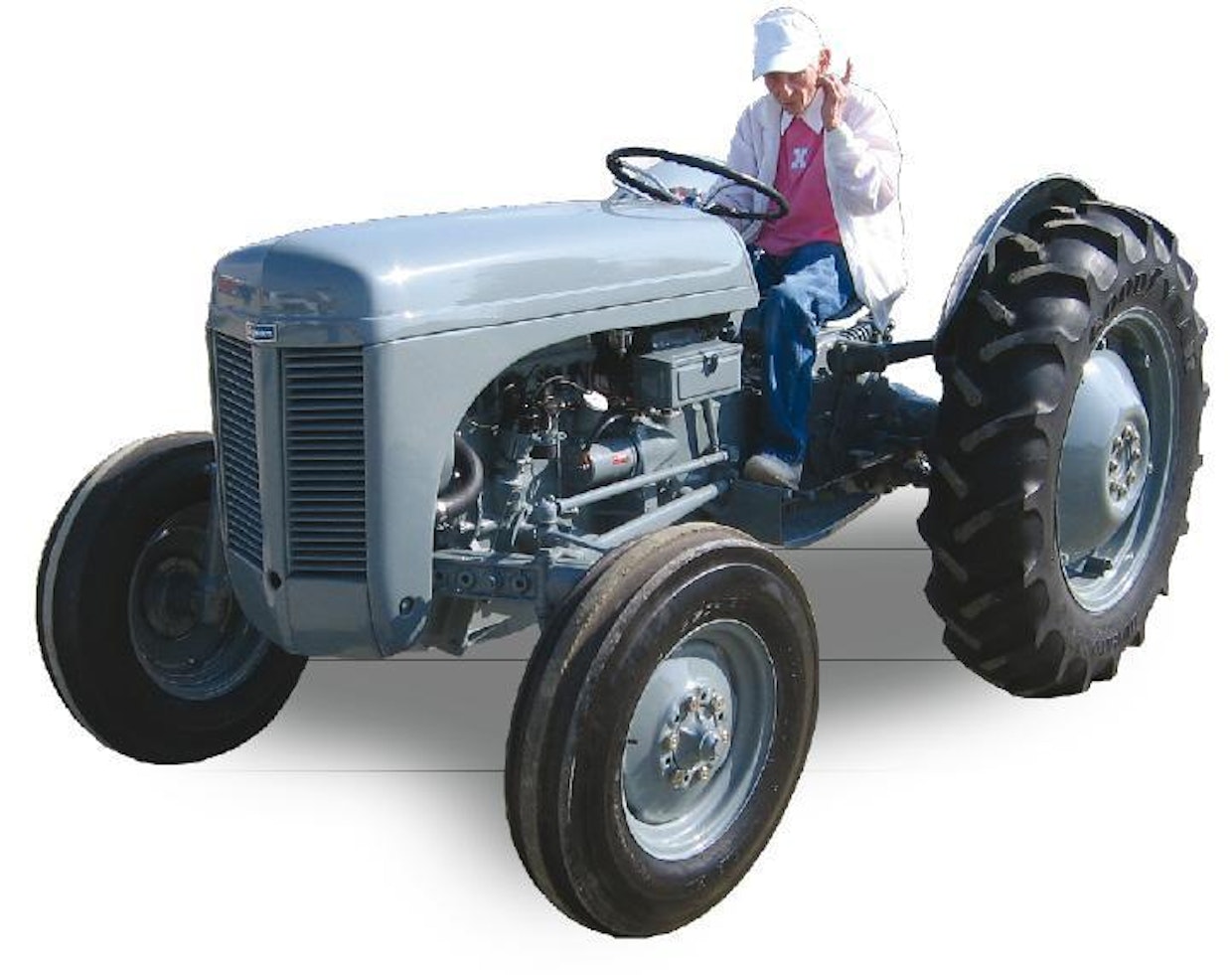 Harmaa Ferguson ja energinen kuljettaja. (Antique Farm Show)