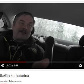 Pekka Mäkelä näytti TalkKarin tekijöille ojanpohjan, joka ei ikinä lähde mielestä.
