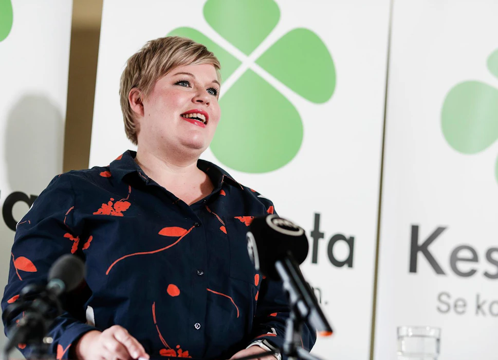 Keskustan puheenjohtaja, valtiovarainministeri Annika Saarikko korostaa aluepolitiikkaa ja koko Suomen kehittämisen merkitystä.