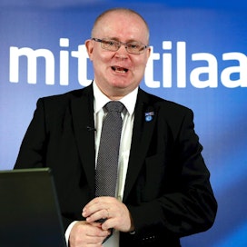 Oikeus- ja työministeri Jari Lindström puolusti käräjäoikeusverkon supistamista perussuomalaisten tilaisuudessa Helsingissä torstaina.