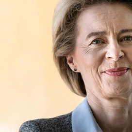 EU-komission uusi puheenjohtaja Ursula von der Leyen julkistaa komissaarien salkut tiistaina.