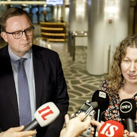 Paltan Tuomas Aarto sekä PAUn Heidi Nieminen antoivat medialle lyhyen tilannekatsauksen neuvottelujen edistymisestä.