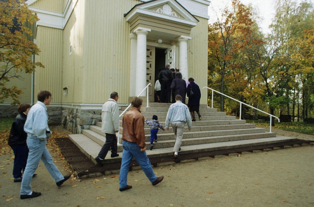 Kirkon mukaan hiippakunnat antavat erikseen ohjeita ehtoollisen vietosta.