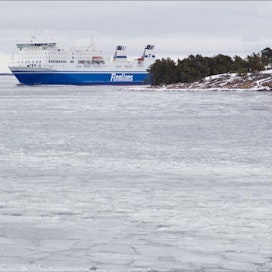 Suomi on vähentänyt vuotuista fosforikuormitustaan 300 tonnia ja typpeä 5000 tonnia vertailujaksojen 1997-2003 ja 2008-2012 aikana. Nyt pitäisi nipistää vähintään saman verran. Keinoja etsitään niin maataloudesta kuin kalankasvatuksestakin. Merenhoitosuunnitelma asettaa tavoitteita myös laivaliikenteelle ja muoviroskan vähentämiselle. Markku Vuorikari