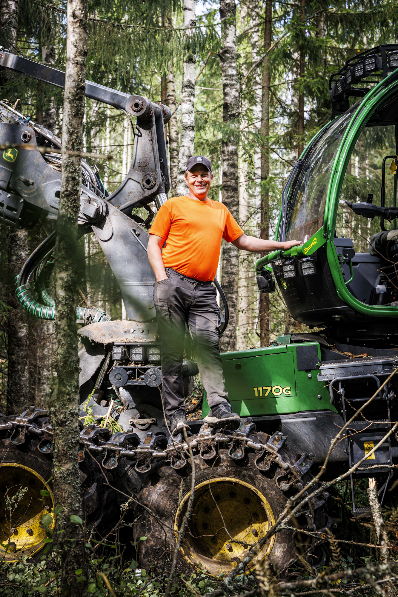 Forest Santajoki Oy työllistää Mikko Santajoen lisäksi kaksi työntekijää.