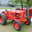 Nuffield Universal Three kuului samaan sarjaan McCormick B-250:n, Dextan sekä Ferguson 35:n kanssa, mutta oli rakennettu näitä järeämmin.