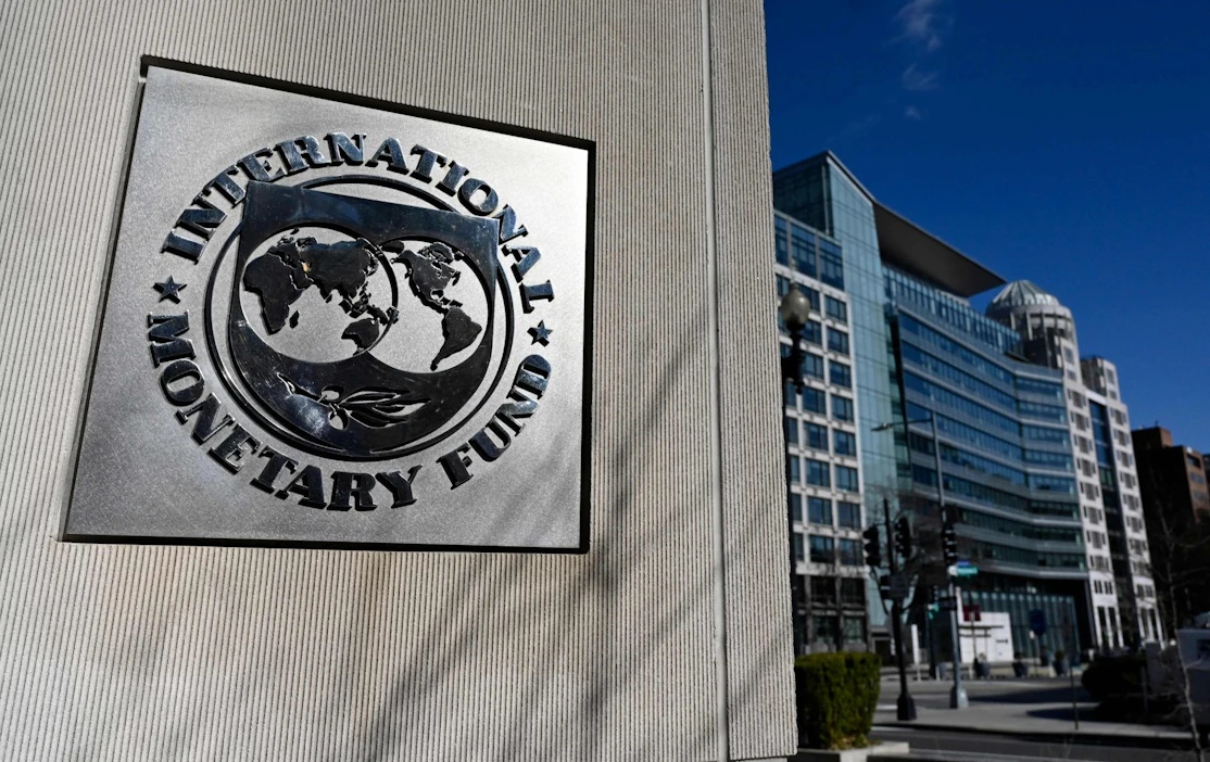 Kansainvälinen valuuttarahasto IMF alensi tiistaina tuntuvasti ennustettaan maailmantalouden kasvusta. LEHTIKUVA/AFP.