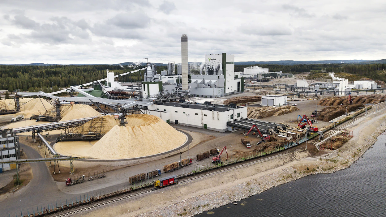 Valmet kehittää prosessiteknologiaa, automaatioratkaisuja ja palveluita sellu-, paperi- ja energiateollisuudelle. Kuvassa Metsä Groupin Äänekosken biotuotetehdas.