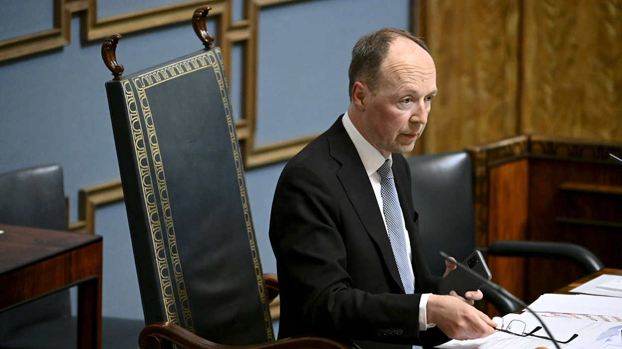 Halla-aholla on vankka kannatus puolueessaan. Hänet kuvattiin eduskunnan täysistunnossa kesäkuussa. LEHTIKUVA / JUSSI NUKARI.