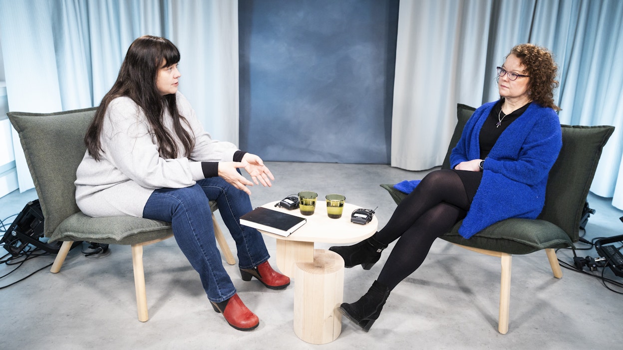 Tällä kertaa MT Livessä vieraili kardiologi Birgitta Salmela (oik.).