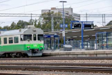 Sähköradan ajolangoissa virtaa ympäri vuorokauden voimakas ja tappava 25000 voltin jännite.