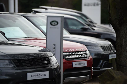 Jaguar Land Rover on Britannian suurin autovalmistaja. Sen omistaa intialainen Tata Motors.