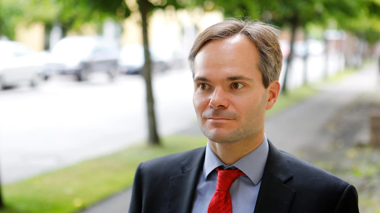 Kokoomuksen eduskuntaryhmän puheenjohtaja Kai Mykkäsen mukaan puolueiden keskinäiset neuvottelut tarvitaan.
