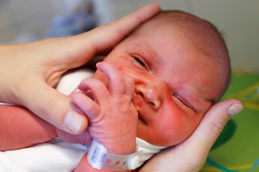 Vastasyntyneillä on odotettavissa eripituiset elämät, sukupuolesta riippuen.