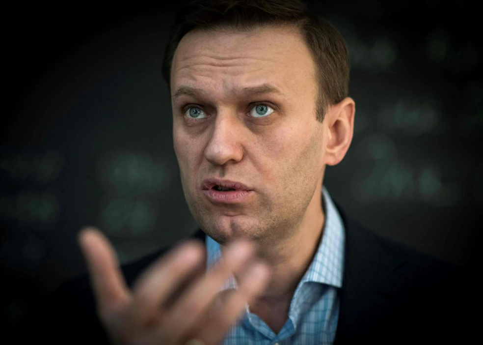 Venäjän oppositiojohtaja Aleksei Navalnyin on kerrottu olevan koomassa ja makaavan hengityslaitteessa siperialaisessa sairaalassa. LEHTIKUVA/AFP