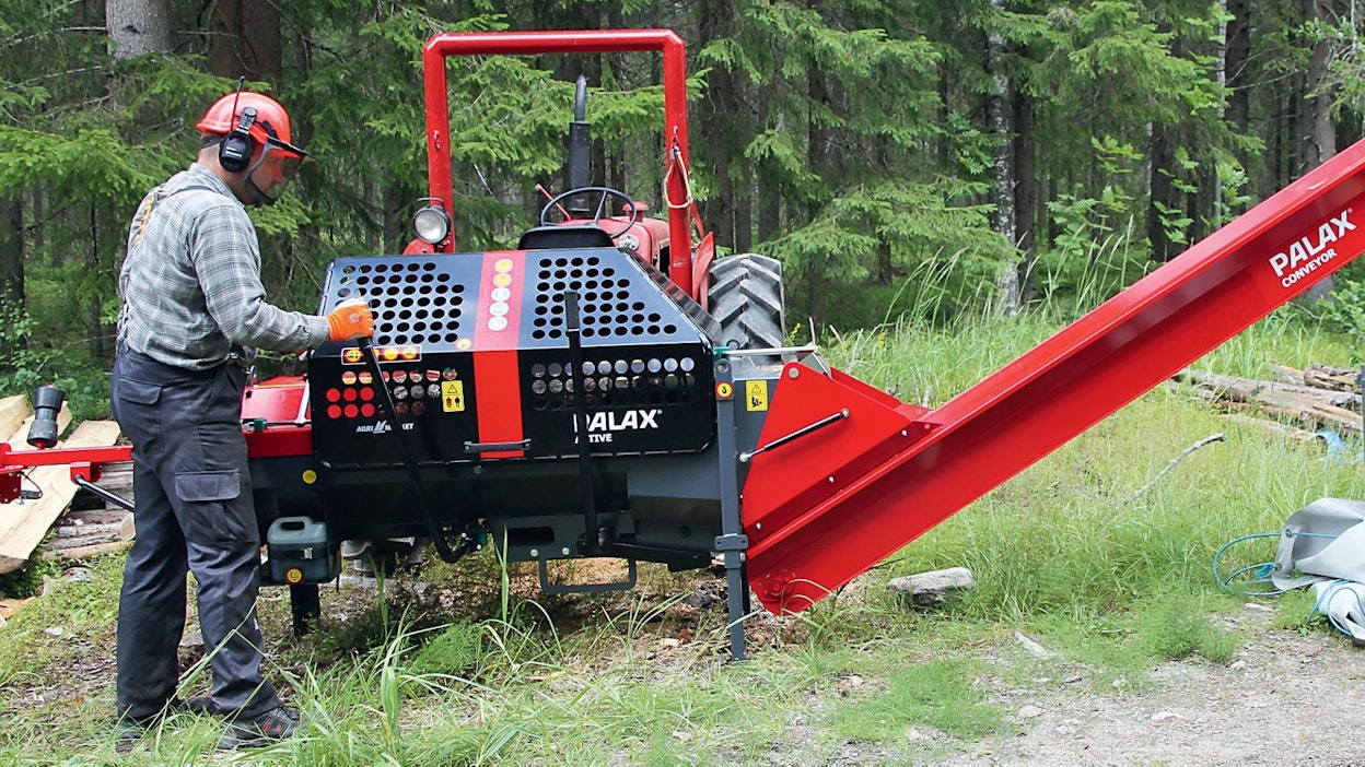 Palax Active on valmistajansa edullisin hydraulisella halkaisijalla varustettu pilkekone. Nopeasti käyttöönotettava ja kompaktin kokoinen kone on näppärä käytettävä, jos tarve on tehdä vaikka vain perävaunullinen pilkkeitä kerrallaan.