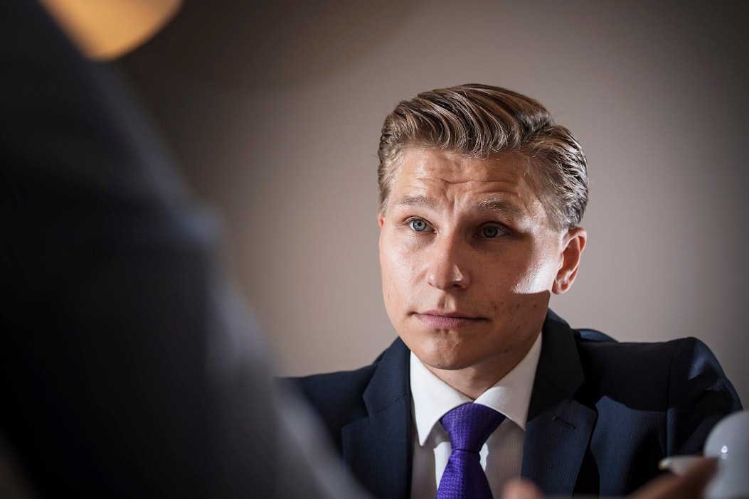 Ministeri Häkkänen käynnisti uudet selvitykset sijaintipaikasta vuonna 2018.