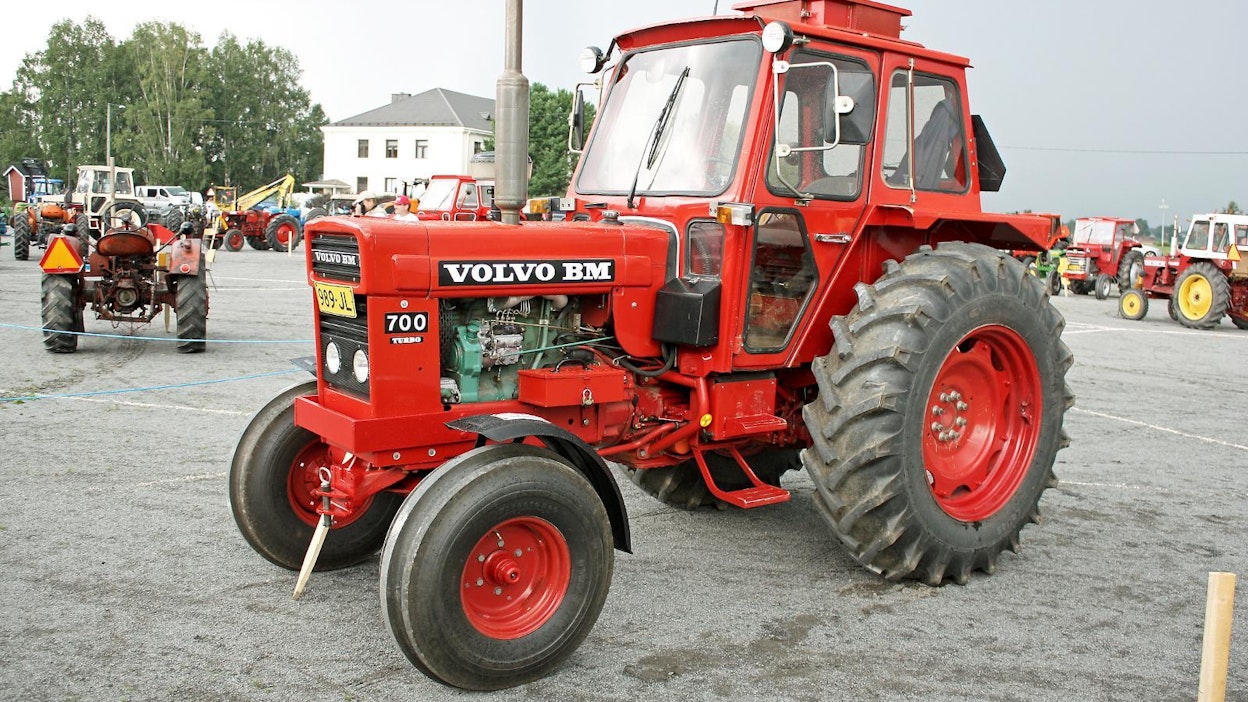 Volvo BM T700 -traktoria valmistettiin vuosina 1976–82, Ruotsin Eskilstunassa. Traktoria on valmistettu maatalousmallina 4 291 kpl ja teollisuusmallina 205 kpl.