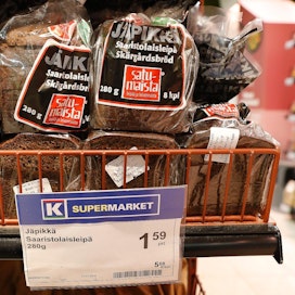 Virolaisia leipiä helsinkiläisen K-Supermarketin hyllyssä.