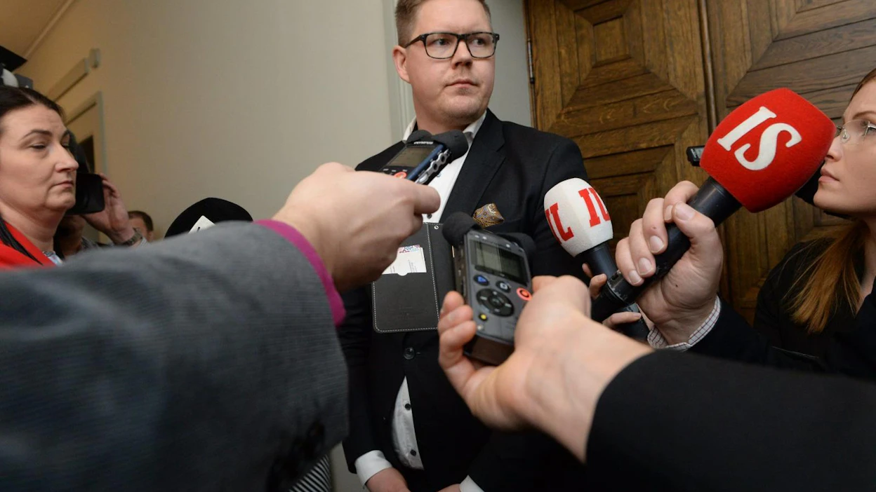 SDP:n eduskuntaryhmän puheenjohtaja Antti Lindtman on kutsunut muiden eduskuntaryhmien ja puolueiden johtoa huomenna neuvotteluun. LEHTIKUVA / MIKKO STIG