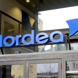 SVT:n mukaan Nordea auttoi asekaupasta epäiltyä miestä perustamaan pöytälaatikkoyrityksiä veroparatiiseihin. LEHTIKUVA / MARTTI KAINULAINEN
