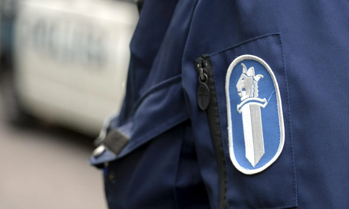 Ohjeistuksen mukaan esimerkiksi vain virkapukuisille poliiseille annettavat 50 prosentin alennukset aterioista eivät ole hyväksyttäviä.