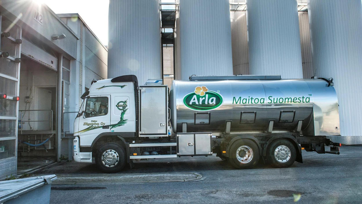 Arla korottaa maidon hintaa Ruotsissa. Arlan Suomen toimitusjohtajan Reijo Kiskolan mukaan Suomessa ei ole vielä tehty päätöksiä tuottajahinnan korotuksista.