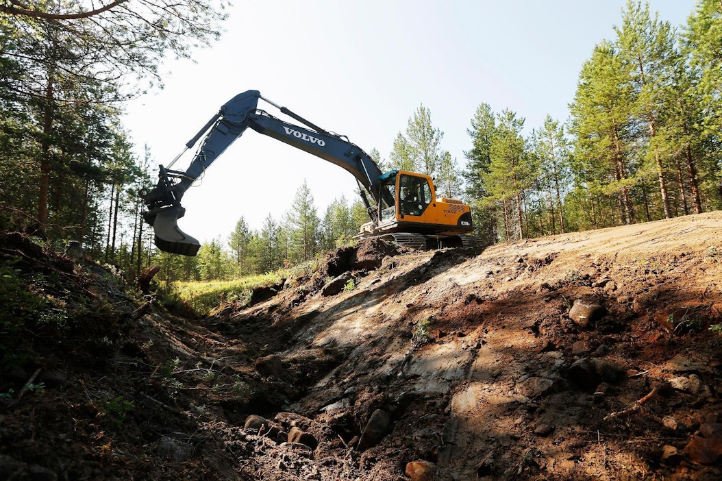 Otso Metsäpalvelut tekee muun muassa tie- ja ojitushankkeita.