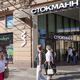&quot;Menetimme Venäjällä noin 30 miljoonaa euroa vuodessa. Tappiotaso ei ollut hyväksyttävissä&quot;, Stockmannin toimitusjohtaja Lauri Veijalainen perusteli tavaratalokonsernin vetäytymistä Venäjältä. Kuvassa Pietarin Nevsky Centre kuvattuna toukokuussa 2014.