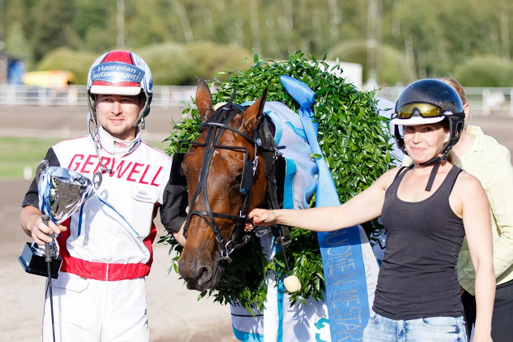 Timo Hulkkosen valmentama, Iikka Nurmosen ohjastama ja Anna-Leena Peipon hoitama Next Direction lähtee Vermon lauantaiseen SM-kisaan hallitsevana mestarina.