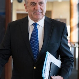 Maahanmuuttokomissaari Dimitris Avramopoulos.