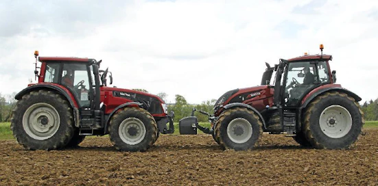 Valtra T4-malliston ulkonäkö on uudistunut. Moottori on sijoitettu etuakselin taakse. Ohjaamo on viisipilarinen ja aikaisempaa avarampi. Tekniikkaa on uusittu runsaasti myös pellin alla. Moottori on nykyisen päästötaso neljän (Stage 4) mukainen ja voimansiirron komponentit ovat aikaisempaa järeämmät.