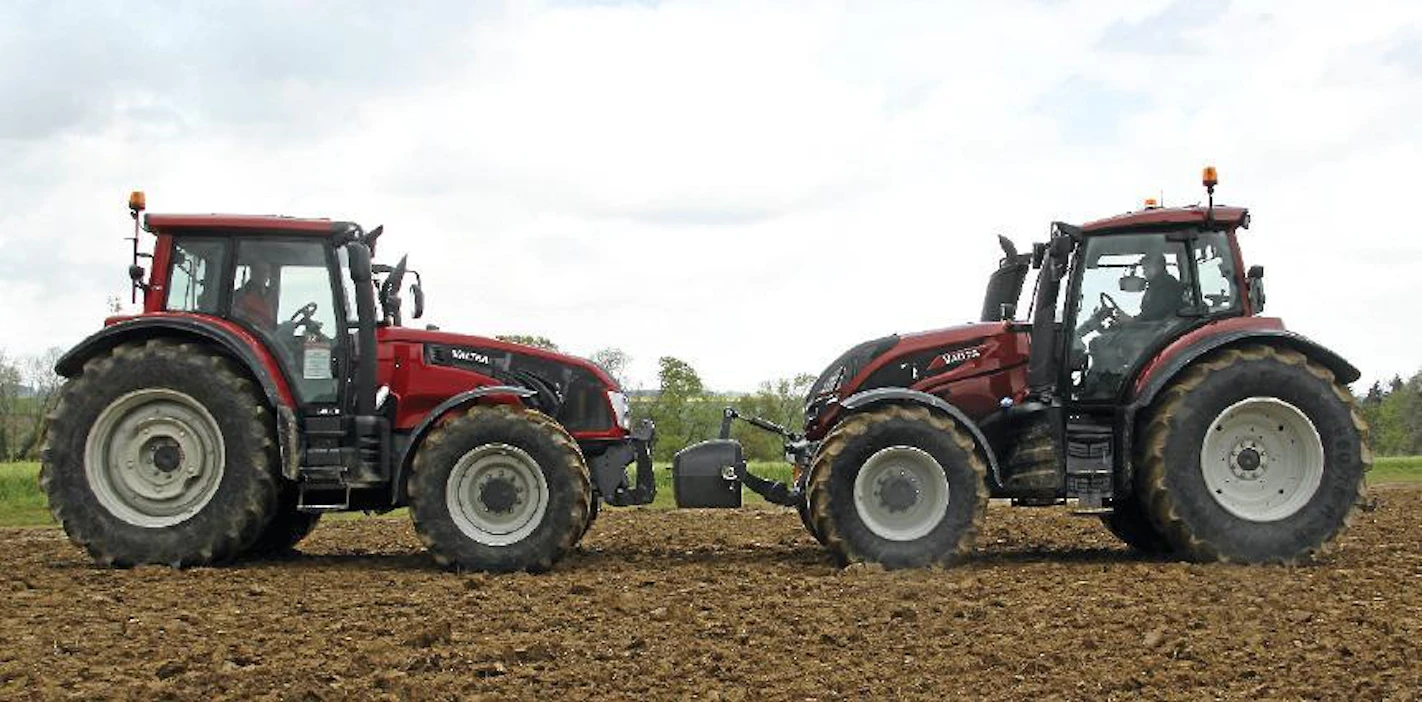 Valtra T4-malliston ulkonäkö on uudistunut. Moottori on sijoitettu etuakselin taakse. Ohjaamo on viisipilarinen ja aikaisempaa avarampi. Tekniikkaa on uusittu runsaasti myös pellin alla. Moottori on nykyisen päästötaso neljän (Stage 4) mukainen ja voimansiirron komponentit ovat aikaisempaa järeämmät.