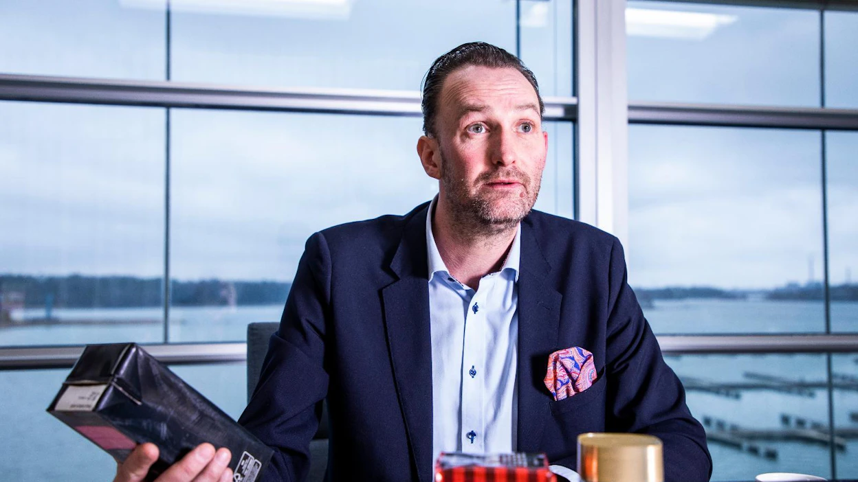 Robert Auselius painottaa Nestlén sitoutumista Suomeen ja täällä sijaitsevaan kahteen tehtaaseen. Yritys investoi hiljattain Juuan Puljongin tehtaaseen 7,9 miljoonaa euroa.