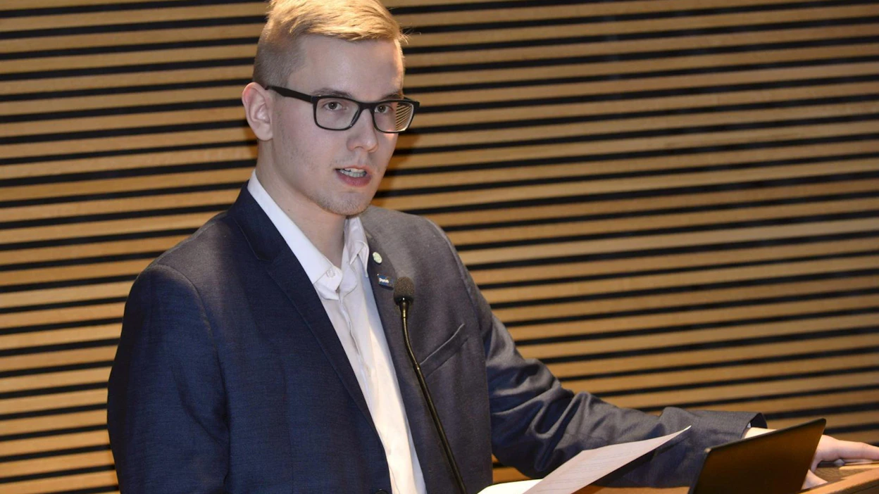 Perussuomalaisten nuorten puheenjohtajan Asseri Kinnusen mukaan järjestön toisen varapuheenjohtajan Toni Jalosen lausunto ei edusta perussuomalaisten nuorten arvoja. LEHTIKUVA /Mesut Turan