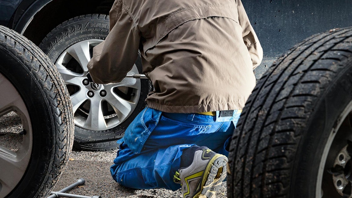 Ennen renkaanvaihtoa kannatta tarkastaa renkaiden sekä vanteiden kunto.