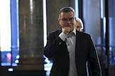Hallituksen muodostaja, kokoomuksen puheenjohtaja Petteri Orpo kommentoi hallitusneuvotteluja lauantaia Säätytalolle saapuessaan.  LEHTIKUVA / Markku Ulander. 