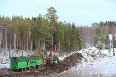 Tänä vuonna metsähaketta käytetään ennakkoarvioiden mukaan 8,5 miljoonaa kuutiometriä. Viime vuonna tarkistetussa hallituksen energia- ja ilmastostrategiassa metsähakkeen kulutuksen odotettiin nousevan noin 11 miljoonaan kuutioon vuonna 2020
