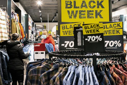 Joulun alla järjestettävät Black friday -alennusmyynnit ovat rantautuneet Suomeen Yhdysvalloista.