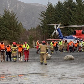 Evakuoiduista matkustajista kolme on loukkaantunut vakavasti, ja Norjan uutistoimisto NTB:n mukaan lisäksi kymmenkunta ihmistä on viety sairaalaan. LEHTIKUVA/AFP