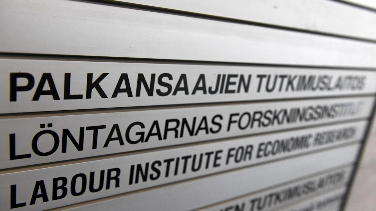 Palkansaajien tutkimuslaitos ennustaa, että koronakriisin aiheuttama talouden seisahtuminen on syvä, mutta ohimenevä. LEHTIKUVA / Vesa Moilanen
