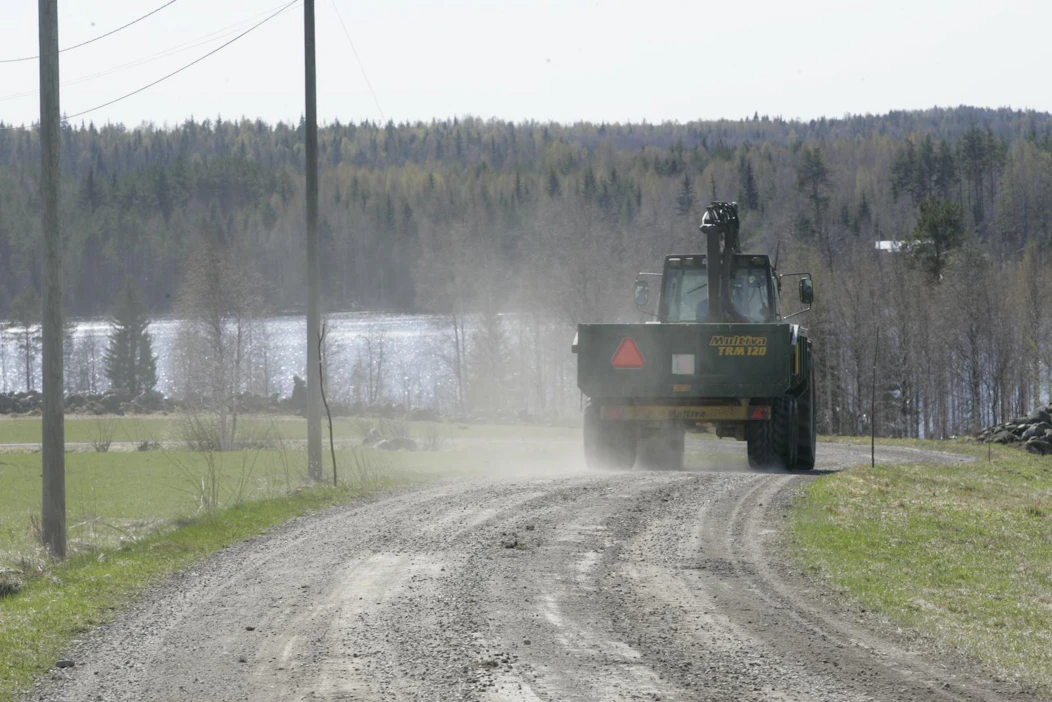 Soratiet ovat monessa pitäjässä vaikeiden keliolosuhteiden jäljiltä huonossa kunnossa.