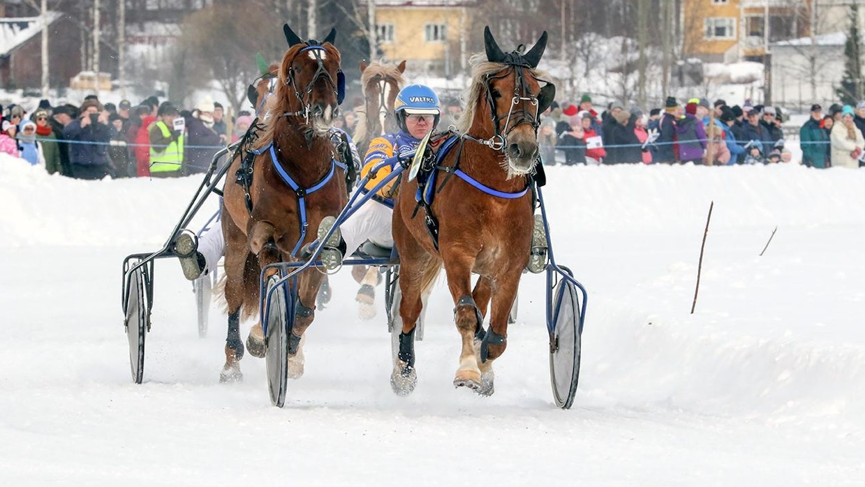 Kangasniemen jääravit keräävät yleensä hyvin yleisöä paikan päälle.