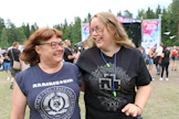 Joensuulaiset Liisa ja Aino Kinnunen saapuivat Joensuusta katsomaan Rammsteinia. "Meillä on samanlainen musiikkimaku", äiti ja tytär totesivat.