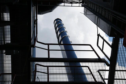 Lämpöä, vai sähköä ja lämpöä? Nyt tehtävillä voimaloiden kattilainvestoinneilla on pitkäaikaiset vaikutukset.